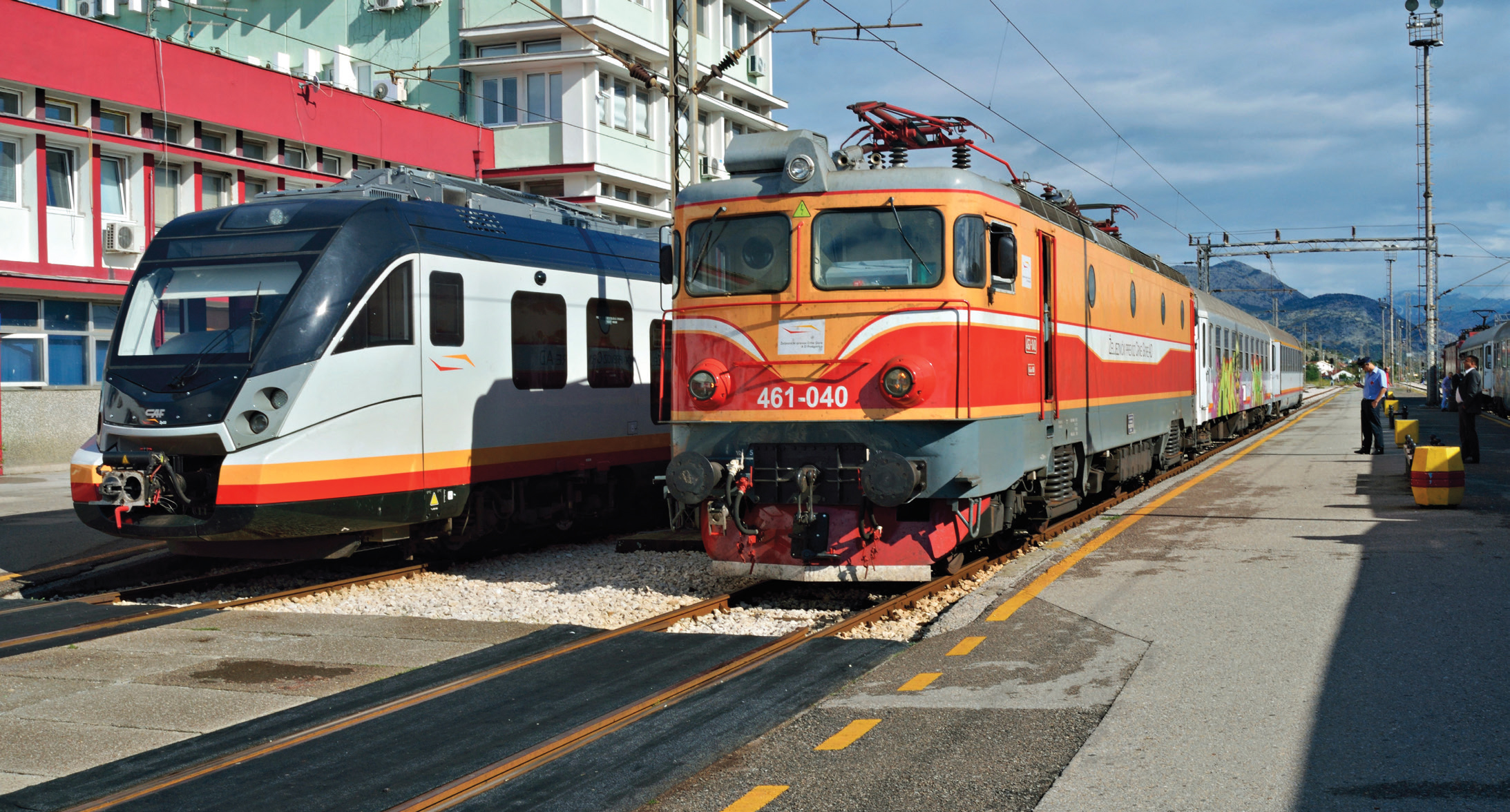 France 5. La série Des trains pas comme les autres au Monténégro 2 Trains en gare de Podgorica, la capitale du Montenegro.