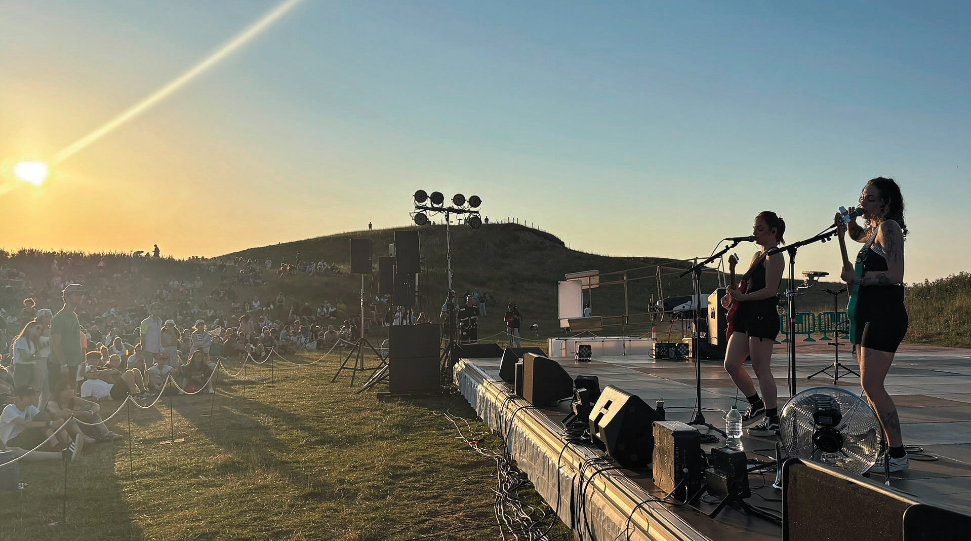 Trains touristiques. Quand le Panoramique des Dômes illumine le ciel du puy de Dôme 1 panoramiquedesdomes.fr
