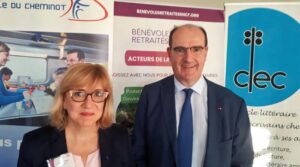 Sylvie Targa, présidente de Bénévoles Retraités SNCF, et Jean Castex, PDG du Groupe SNCF, lors de l’ouverture du Forum des associations qui s’est déroulé sur trois jours au 9 rue de Château-Landon, dans le Xe arrondissement.