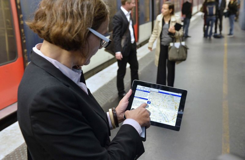 La RATP et SFR déploient la 3G+ dans le métro et le RER 1 La RATP et SFR déploient la 3G+ dans le métro et le RER