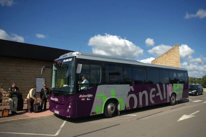Rhône-Alpes reprend en direct les TER routiers de la SNCF 6 Rhône-Alpes reprend en direct les TER routiers de la SNCF