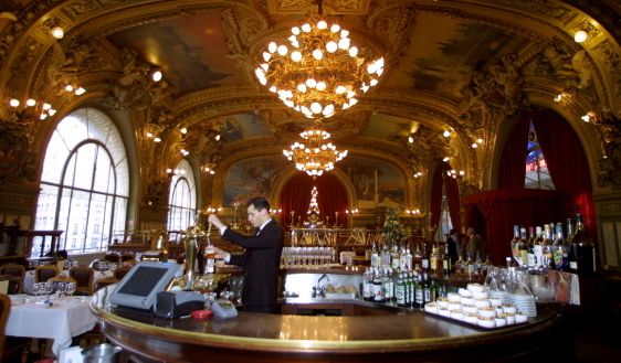 Le Train Bleu : vente aux enchères réussie, mais déception des défenseurs du patrimoine 1 Le Train Bleu : vente aux enchères réussie, mais déception des défenseurs du patrimoine