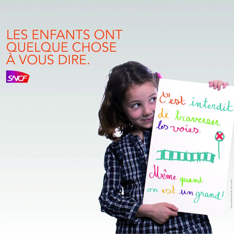 Transilien. Les enfants rappellent les règles de sécurité aux adultes 1 Transilien. Les enfants rappellent les règles de sécurité aux adultes