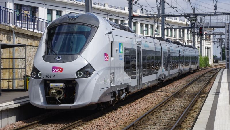 TER : première présentation du Régiolis à Bordeaux 2 TER : première présentation du Régiolis à Bordeaux