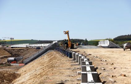 LGV Sud-Europe-Atlantique. Superstructure, ouverture, sillons… Le compte à rebours est lancé 1 LGV Sud-Europe-Atlantique. Superstructure, ouverture, sillons… Le compte à rebours est lancé