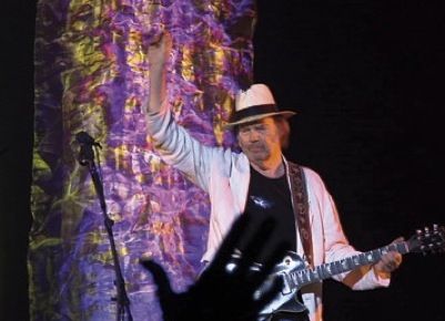 Musique : Neil Young, on the railroad again 16 Musique : Neil Young, on the railroad again