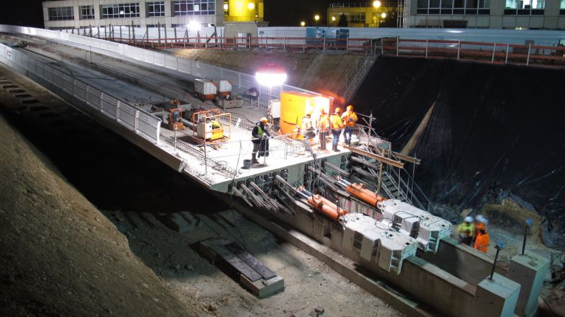 Ile-de-France : trois nuits pour pousser le tablier du pont du tram T7 1 Ile-de-France : trois nuits pour pousser le tablier du pont du tram T7