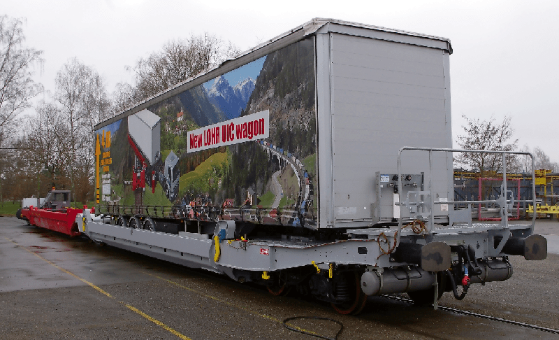 Autoroutes ferroviaires européennes : un nouveau wagon Lohr UIC 6 Autoroutes ferroviaires européennes : un nouveau wagon Lohr UIC