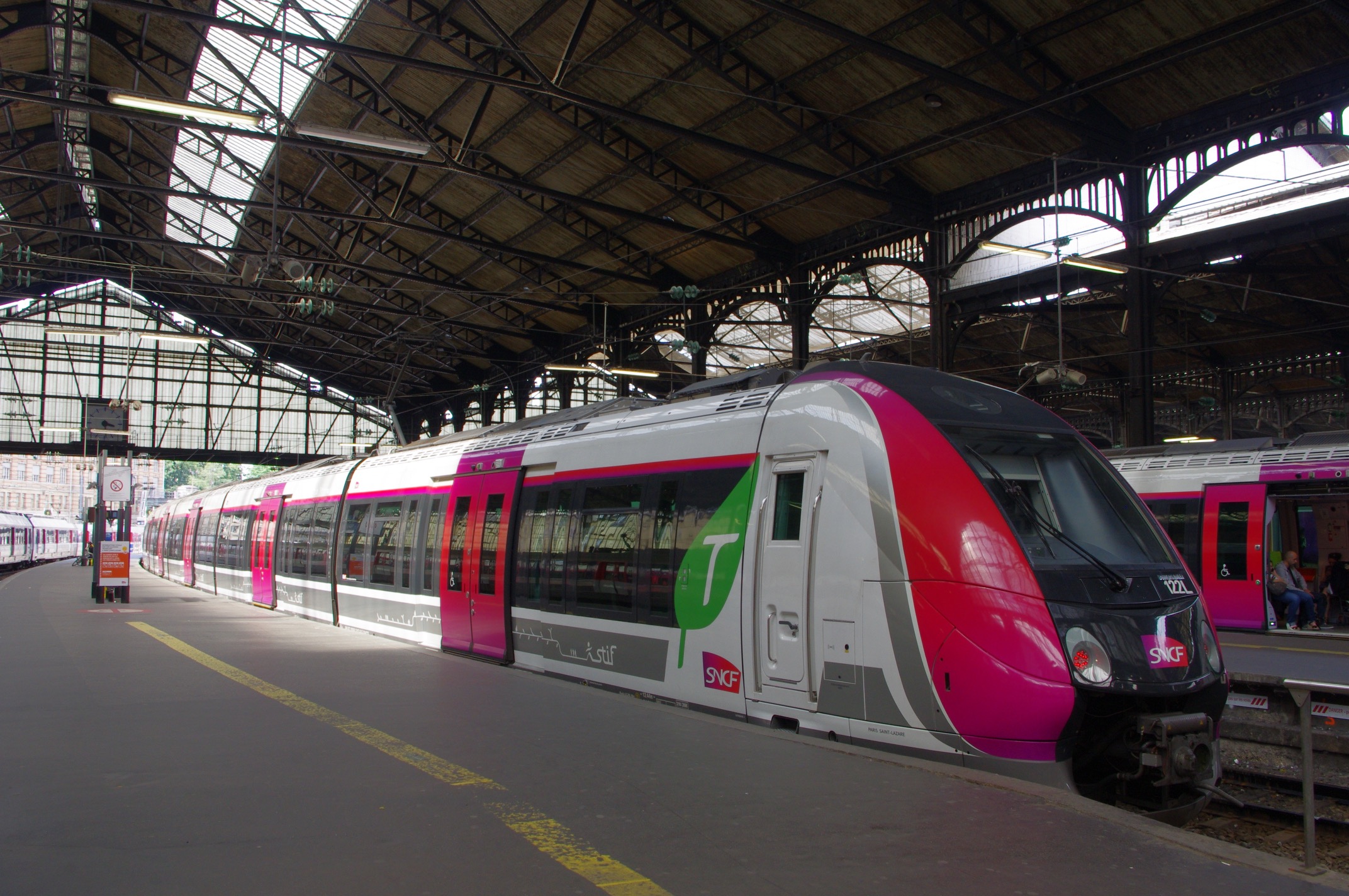 Saint-Lazare, temple de l’électro française début septembre 1 Saint-Lazare, temple de l’électro française début septembre