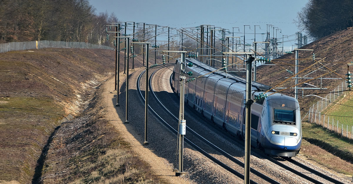 LGV Est. Paris à 1h50 de Strasbourg 3 LGV Est. Paris à 1h50 de Strasbourg