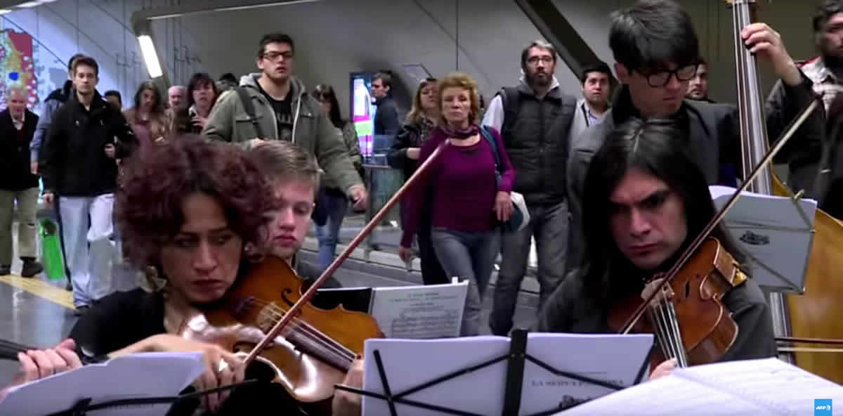 L’opéra résonne dans le métro de Buenos Aires 8 L’opéra résonne dans le métro de Buenos Aires