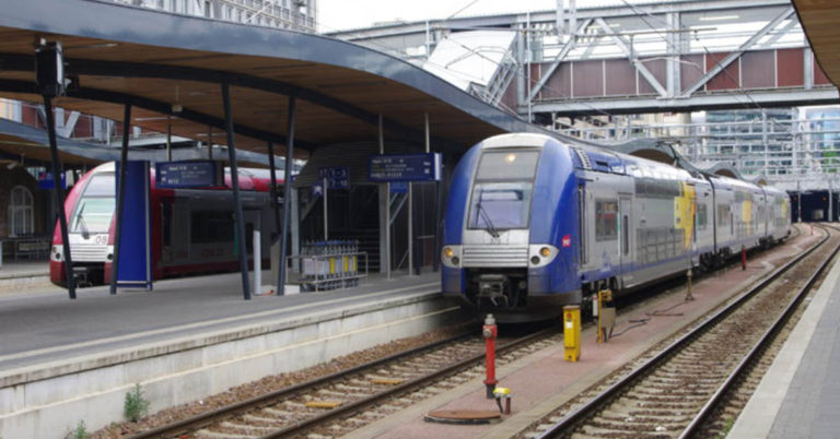 France - Luxembourg. La frontière se dresse devant les TER Grand Est 2 © Patrick Laval