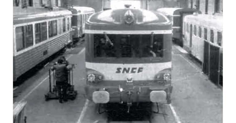 Il était une fois dans La Vie du Rail – 62)À l'atelier. Aspects nouveaux de l’entretien des automoteurs SNCF (2nde partie) 10 © L.Pilloux