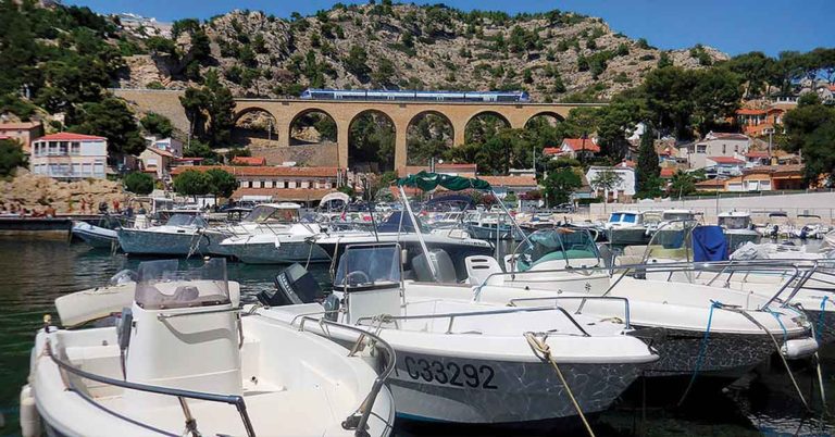 Arte. Deux billets de train : l’un pour la Côte bleue, l’autre pour Bornéo 6 © SWR/Susanne Mayer-Hagmann