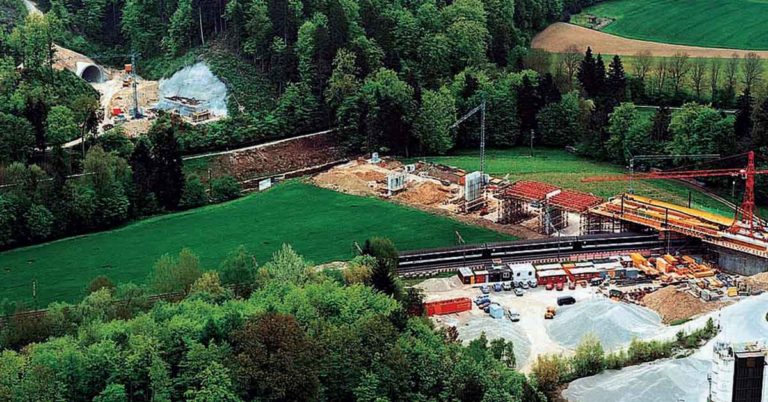 Il était une fois dans La Vie du Rail – 72) Suisse. Rail 2000, ça creuse ! 14 (c) SBB/A. Boillat/SP