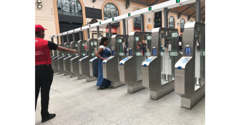 La gare Saint-Lazare bouclée par des portiques antifraude 18 © N. A.