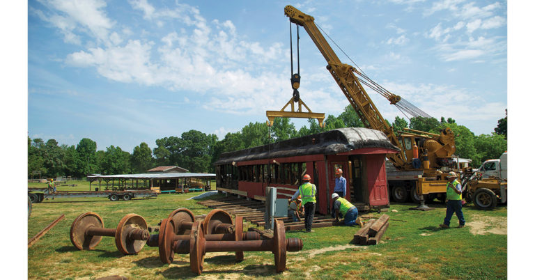 RMC Découverte. Une voiture des années 1880 restaurée et transformée par Jay Chaikin 8 © RMC Découverte