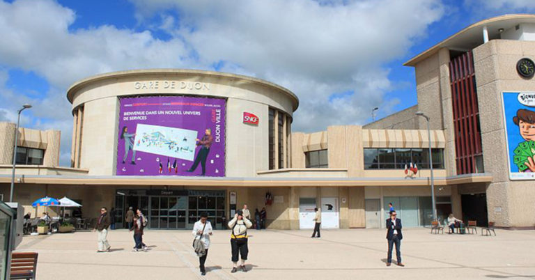 La chanson « Maréchal nous voilà » diffusée dans la gare de Dijon 6 La chanson « Maréchal nous voilà » diffusée dans la gare de Dijon