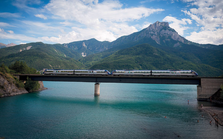 Petites lignes. Un plan de sauvetage inachevé 2 © RFF
