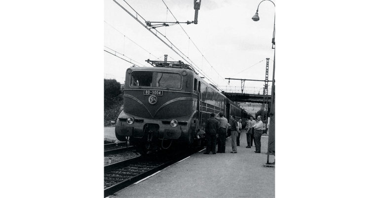 Il était une fois dans La Vie du Rail 113) La BB 9004 ... tient ses promesses 10 © IRLANDE / LVDR
