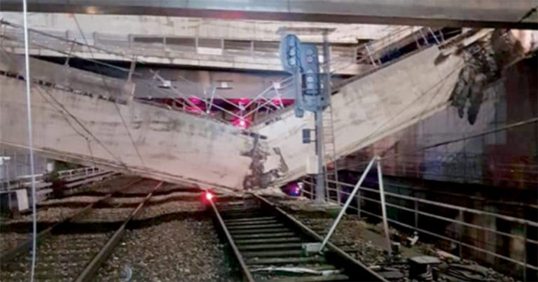 Une poutre s’effondre sur les rails du RER C 18 Une poutre s’effondre sur les rails du RER C