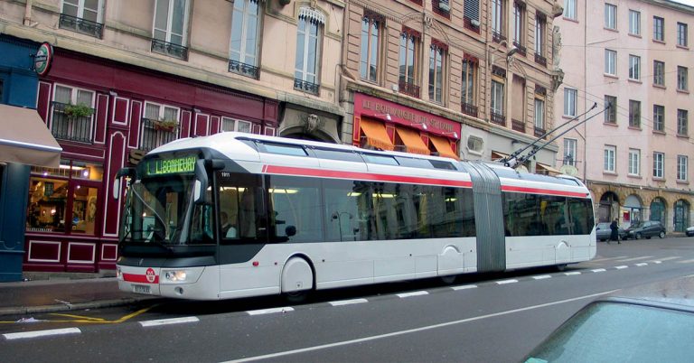 Le Sytral lance un nouvel appel d’offres pour des trolleybus IMC 12 © Patrick Laval - Photorail