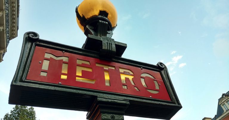ANECDOTE. Comment une jeune femme a retrouvé le bel inconnu du métro 6 ANECDOTE. Comment une jeune femme a retrouvé le bel inconnu du métro