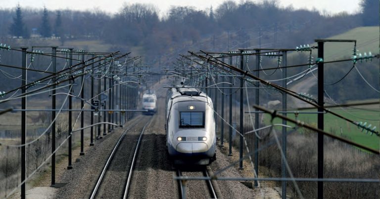 Il était une fois dans La Vie du Rail 132) SNCF. La révolution du TGV low cost 6 © Alstom