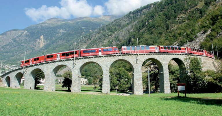 Arte. Frissons sur les rails avec le Bernina Express et le Tazara 2 © Rhätische Bahn