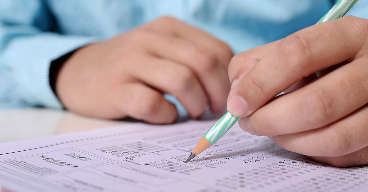 Anecdote. La SNCF aide un lycéen à passer le bac 1 Anecdote. La SNCF aide un lycéen à passer le bac