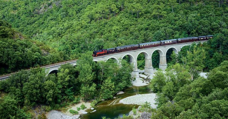 Trains touristiques. Paysages grandioses et escapades sportives 8 © DR