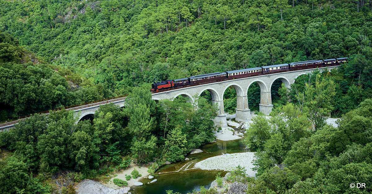 Trains touristiques. Paysages grandioses et escapades sportives 1 © DR
