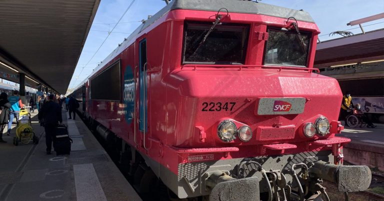 La SNCF siffle le départ des nouveaux trains classiques Ouigo 14 @ Marie-Hélene Poingt
