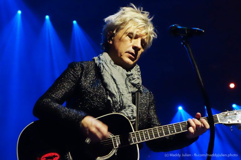 La Fnaut réclame un nouveau calendrier des chantiers ferroviaires remis en cause par le concert d’Indochine 10 Nicola Sirkis, chanteur d'Indochine à Bruxelles le 18 mars 2018.