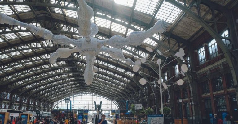 Lille Flandres. Une oeuvre monumentale installée en gare 18 © David Paquin / SNCF Gares & Connexions