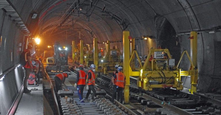 Exclusif. Le contrat de performance Etat-SNCF Réseau est signé depuis le… 6 avril 10 Exclusif. Le contrat de performance Etat-SNCF Réseau est signé depuis le… 6 avril