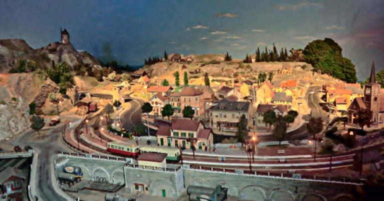 France 3. Dans Faut pas rêver, la folie douce des collectionneurs 4 © Wikimedia commons - Benoît Prieur