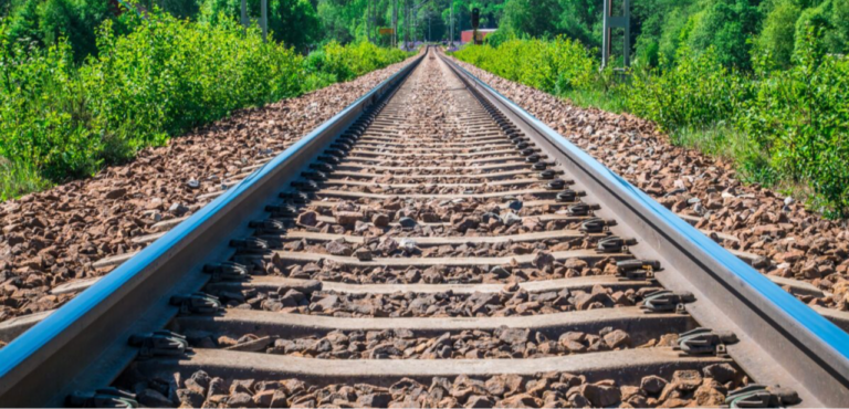 SNCF Réseau : Un Pas Géant Vers les Rails Écologiques 20 SNCF Réseau : Un Pas Géant Vers les Rails Écologiques