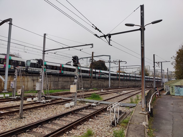 La RATP révolutionne le poste de Bourg-la-Reine pour accueillir NExTEO 12 RER B @YannGoubin