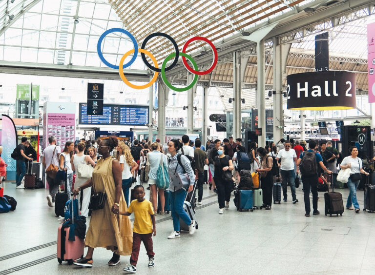 La SNCF et les JO : Une Réussite Éclatante 14 JO PARIS 2024, ARENA BERCY Hall 2 paris Lyon