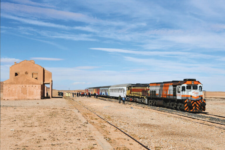 Aventure Ferroviaire au Maroc : De Oujda à Marrakech en Train 2 Aventure Ferroviaire au Maroc : De Oujda à Marrakech en Train