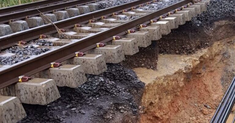 Catastrophe à Valence : Les Réseaux Ferrés Paralysés par les Intempéries 16 Beziers Innondations