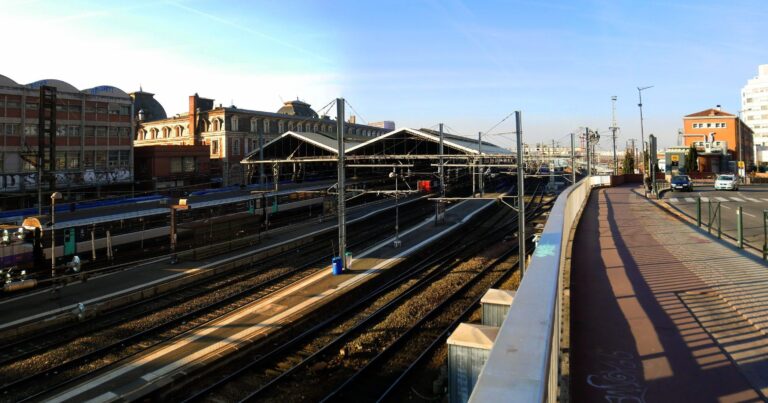 Augmentation des Péages Ferroviaires 2024-2026 : Une Hausse de 8% Validée 20 Vue des voies de la gare de Toulouse-Matabiau, France. février 2011, (c) CC - JF Larroche