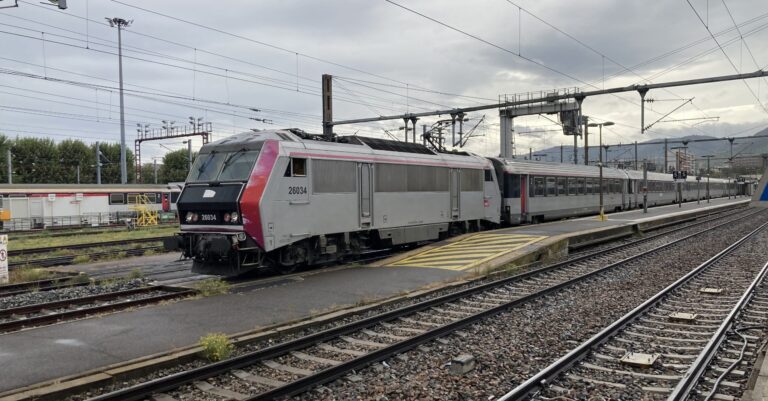 Crise sur la ligne Paris-Clermont : Retards à répétition et vétusté des locomotives 18 Train Intercités Clermont-Ferrand - Paris