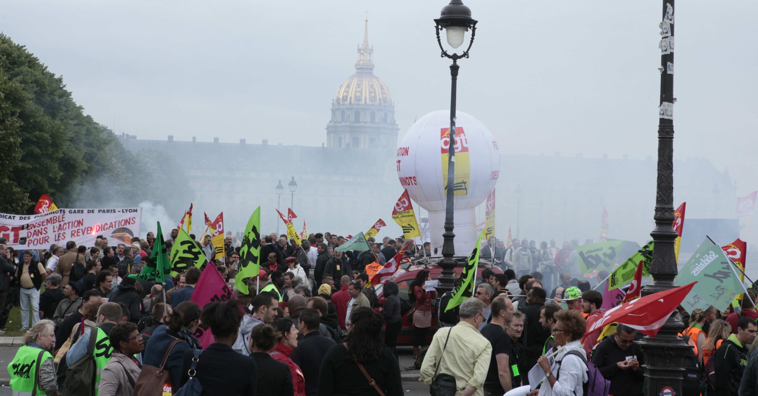 Les Syndicats de la SNCF Persistent avec un Nouvel Appel à la Grève le 11 Décembre 1 Manifestation grève syndicats Greve de Juin 2014 - greve ferroviaire Rassemblement CGT aux Invalides le 17 Juin 2014