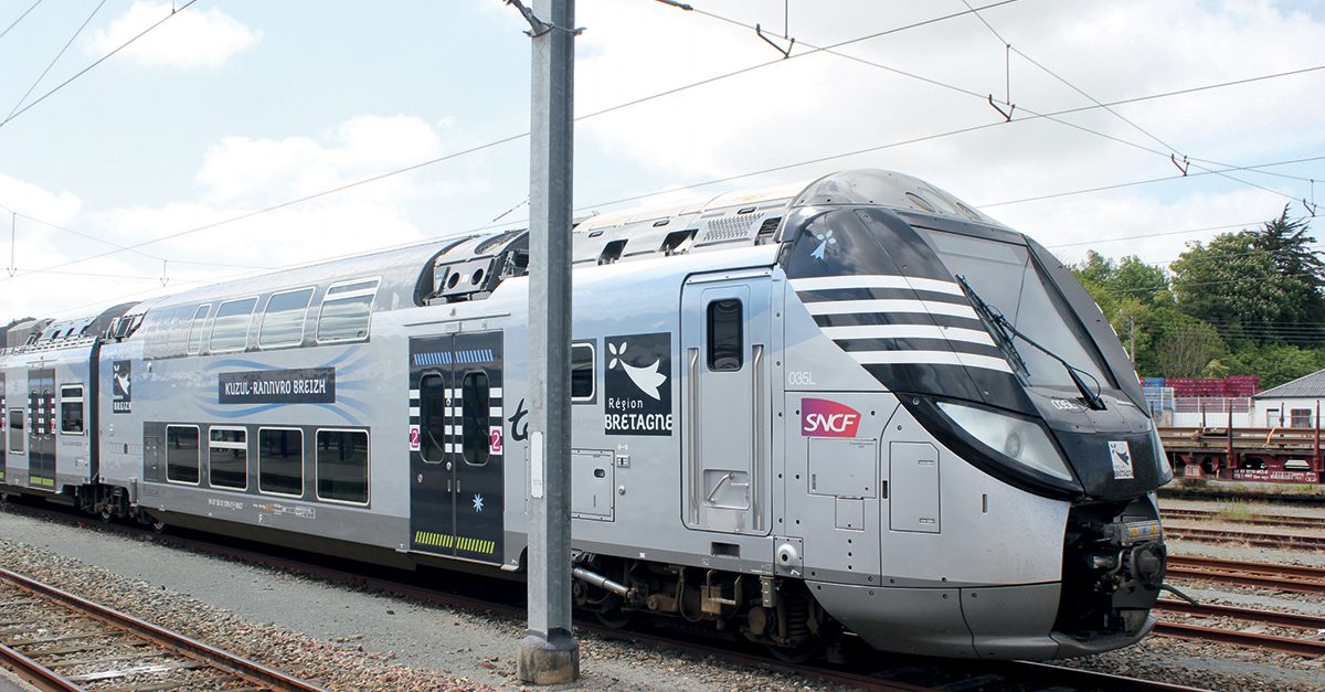 Renforcement Massif de l'Offre TER en Bretagne: Une Révolution Ferroviaire 1 TER aux couleurs du conseil régional de Bretagne.