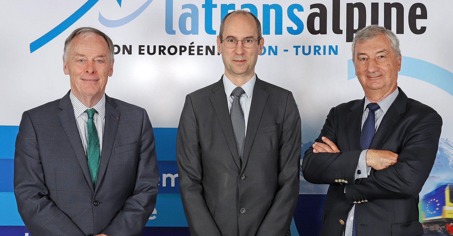 Lyon-Turin : Le Tracé Français se Précise et les Travaux s'Accélèrent 1 Vincent de Rivaz président de la Transalpine, Matthieu Chabanel, Pdg de SNCF Réseau, et Jacques Gounon, vice-président délégué du Comité pour la Transalpine.