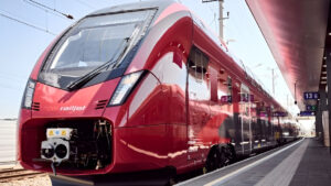Un Kiss Railjet était présenté le 25 juin 2025 en gare de Vienne Hbf (© ÖBB/Marek Knopp).