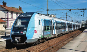 L’actualité de la ligne J de Transilien 13 Rame 155 L du Francilien à Houilles-Carrière-sur-Seine pour Mantes (21 août 2023).