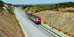 Portugal : La ligne Évora – Elva bientôt en service 14 Vue sur le premier train d’essai circulant sur la nouvelle ligne Évora – Elva (4 août 2026) Crédit photo : Infraestruturas de Portugal